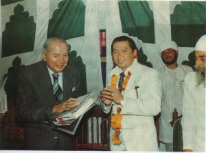 Page 35 (3) Presenting publications and gifts to H.E. Nagendra Singh, President of World Court.