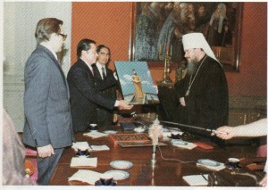 Page 43 World Peace Envoy presenting the picture of the 9-metre high statue of Lord Buddha to His Eminence Alexij,Metropolitan of Tallin and Estoia, Russian Orthodox Church (June 25, 1979).