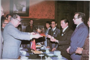 Page44 Dr.Suchart Kosolkitiwong, presenting the Thai Royal Barge in miniature to Mr. Alexey S. Diykov, Chief of the Department of South and South and South-East Asia of the Organizing Committee of the Thai-USSR Friendship Society (June 11,1979).