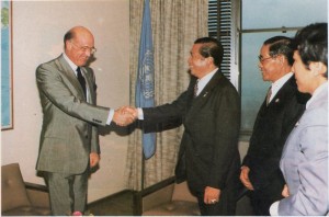 Page51 World Peace Envoy, Dr. Suchart Kosolkitiwong, having a meeting with H.E. Dr. Rudiger von Wechmar, President of the UN General Assembly and presenting to him a Peace Referendum Record and gift of the Royal Thai Barge in miniature (Nov. 4,1980).