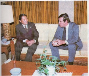 Page57 Dr. Suchart Kosolkitiwong exchanging views on world peace with prominent US senator, Mr. Mark O. Hatfield (Oregon), Chairman of Senate Appropriation Committee (Nov. 8, 1980).